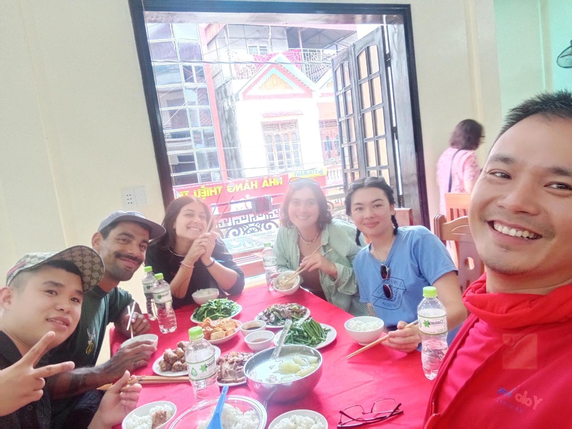 מלון Ha Giang Yolo House And Loop Tours מראה חיצוני תמונה